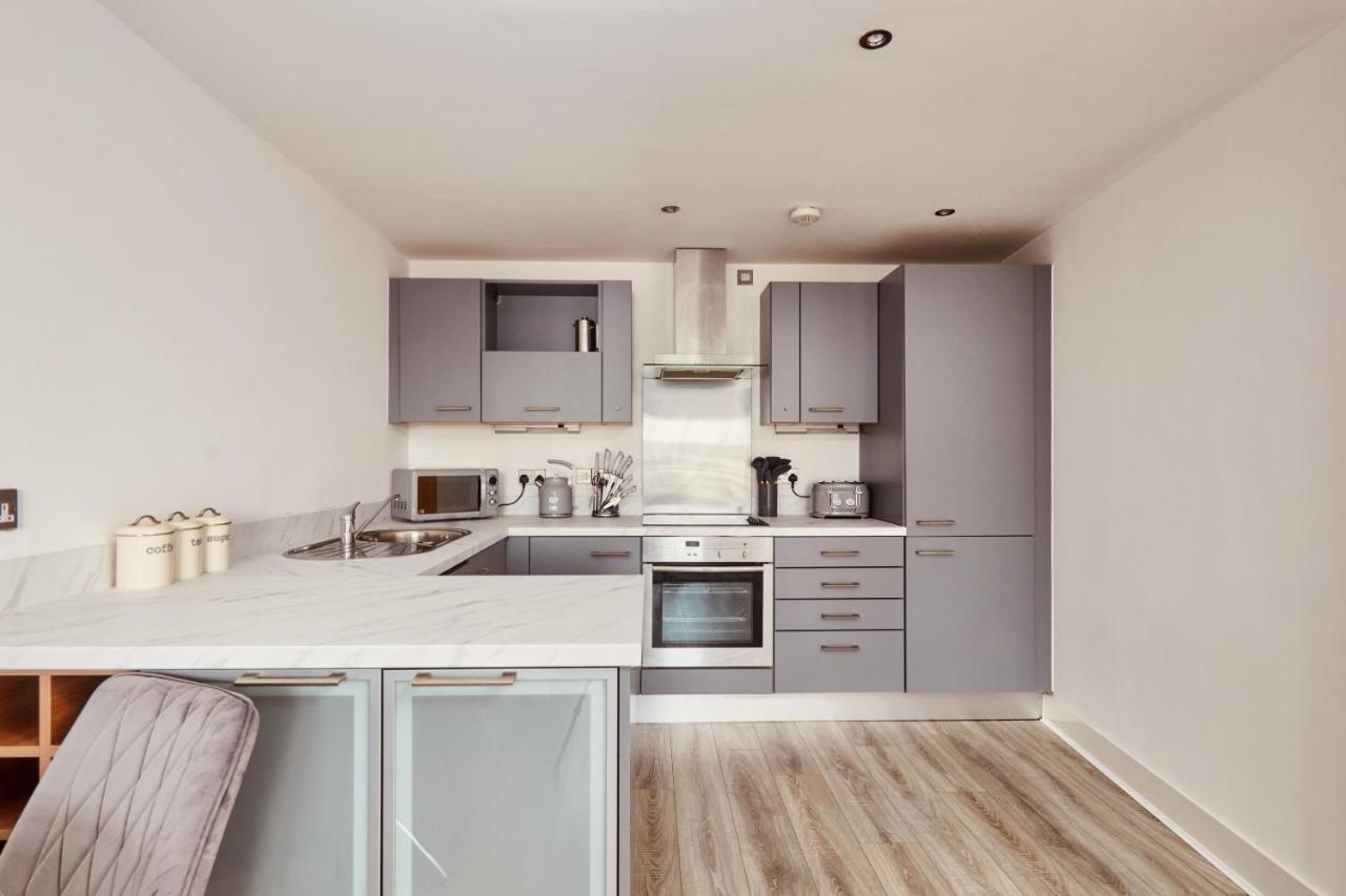 Deluxe River Canal View & Free Secure Parking! Leeds  Exterior photo