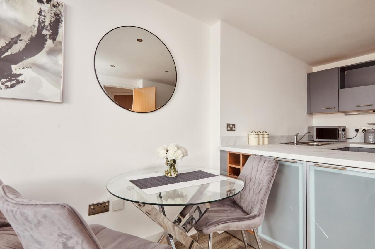 Deluxe River Canal View & Free Secure Parking! Leeds  Exterior photo